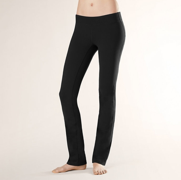 Lucy Pants - Lucy low-rise bootcut yoga pants - sz small short